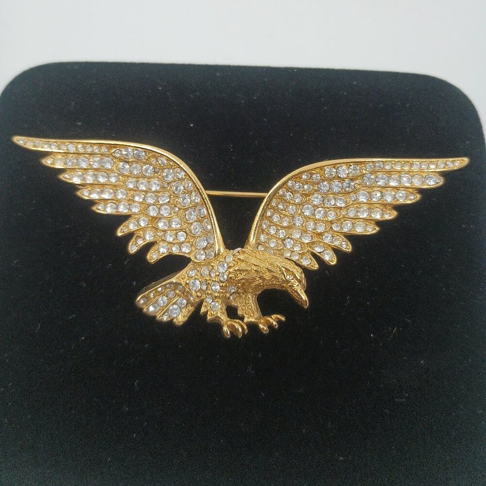 TRAFARI 1990 Gold Tone Patriotic Eagle Brooch.